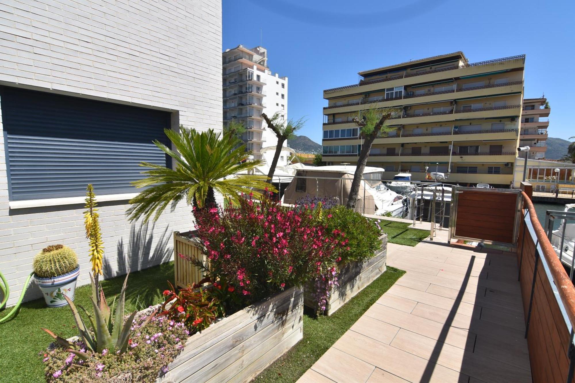 Rnet - Apartments Roses Port Trebol Exterior photo